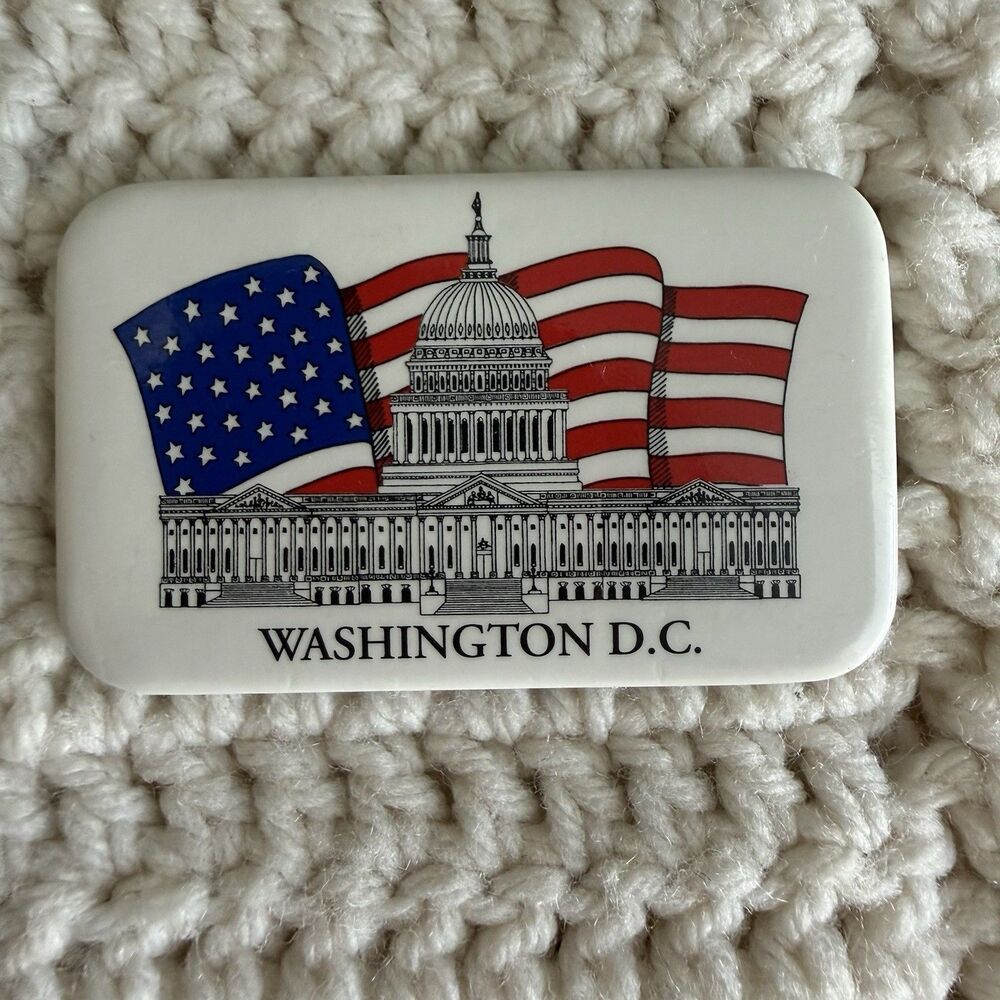Vintage 1992 Washington DC Capitol Building American Flag Souvenir Fridge Magnet